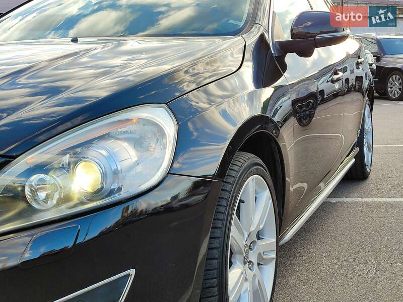 Универсал Volvo V60 2011 в Киеве