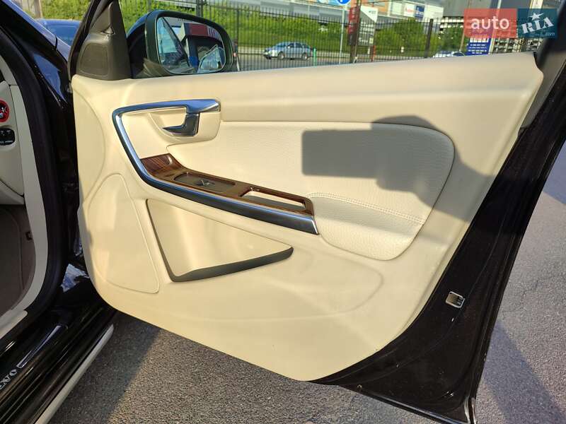 Универсал Volvo V60 2011 в Киеве