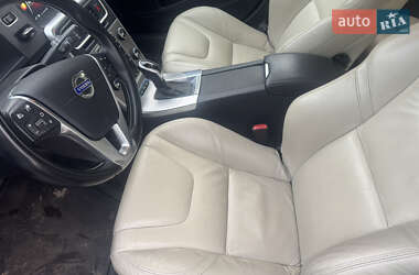 Универсал Volvo V60 2014 в 