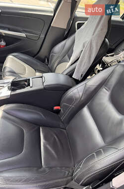 Универсал Volvo V60 2011 в 