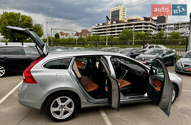 Универсал Volvo V60 2011 в 