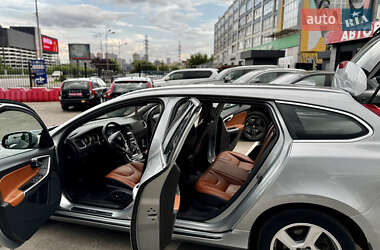 Универсал Volvo V60 2011 в 