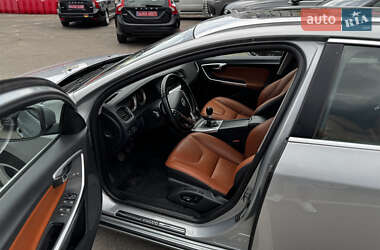 Универсал Volvo V60 2011 в 