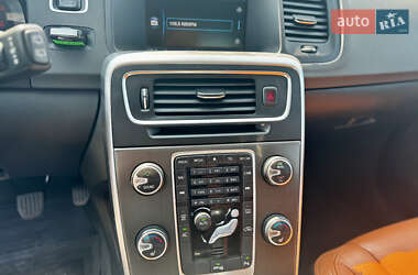 Универсал Volvo V60 2011 в 