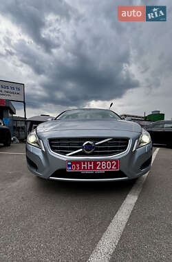 Универсал Volvo V60 2011 в 