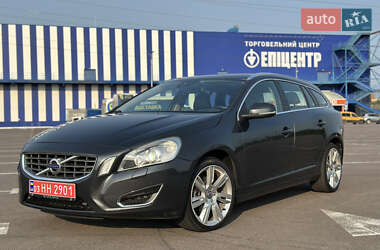 Универсал Volvo V60 2012 в 