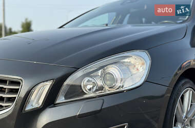 Универсал Volvo V60 2012 в 