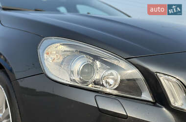 Универсал Volvo V60 2012 в 