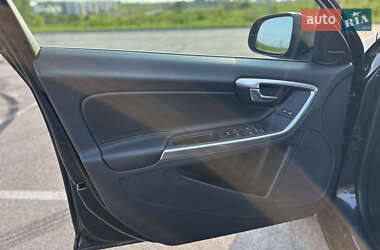 Универсал Volvo V60 2012 в 