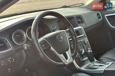 Универсал Volvo V60 2012 в 