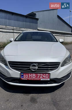 Универсал Volvo V60 2015 в 
