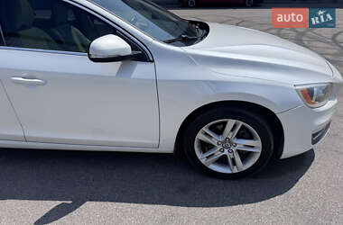 Универсал Volvo V60 2015 в 