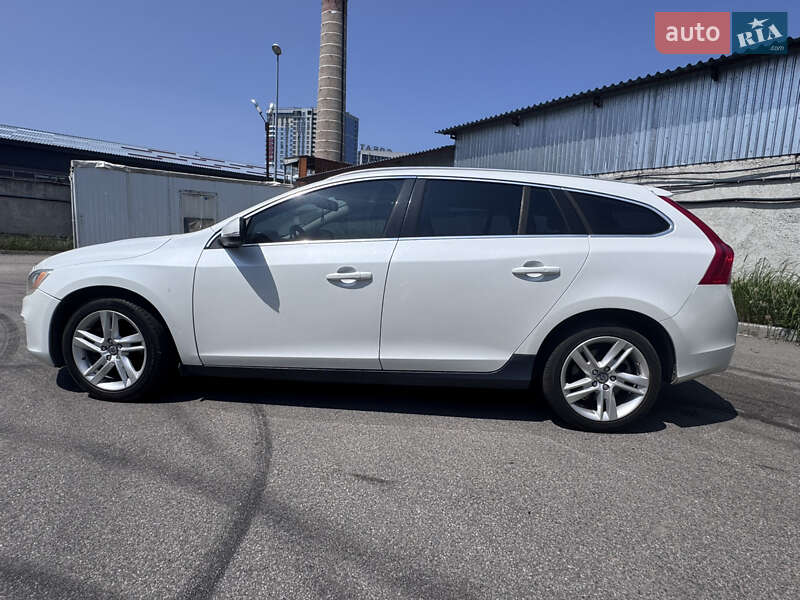 Универсал Volvo V60 2015 в Киеве