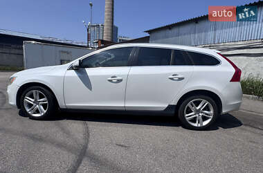 Универсал Volvo V60 2015 в 