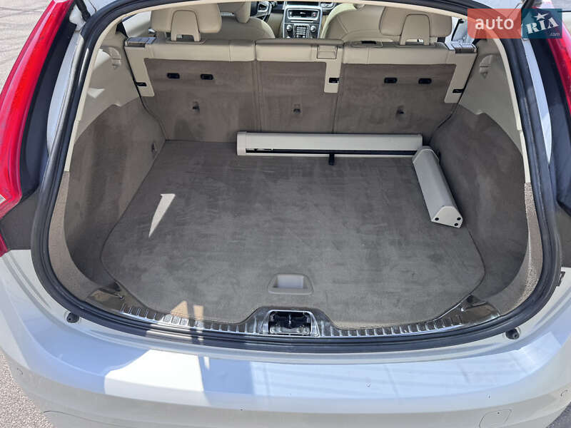 Универсал Volvo V60 2015 в Киеве