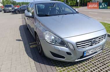 Универсал Volvo V60 2011 в 