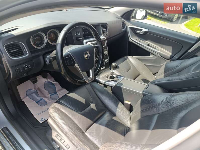 Универсал Volvo V60 2011 в Львове фото 23 Универсал Volvo V60 2011 в Львове
