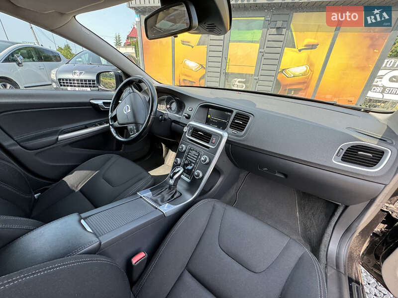 Универсал Volvo V60 2015 в Стрые