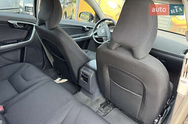 Универсал Volvo V60 2015 в 