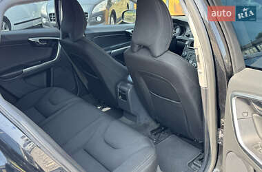 Универсал Volvo V60 2015 в 