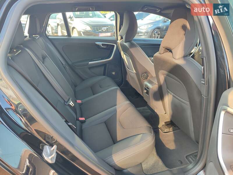 Универсал Volvo V60 2014 в Киеве