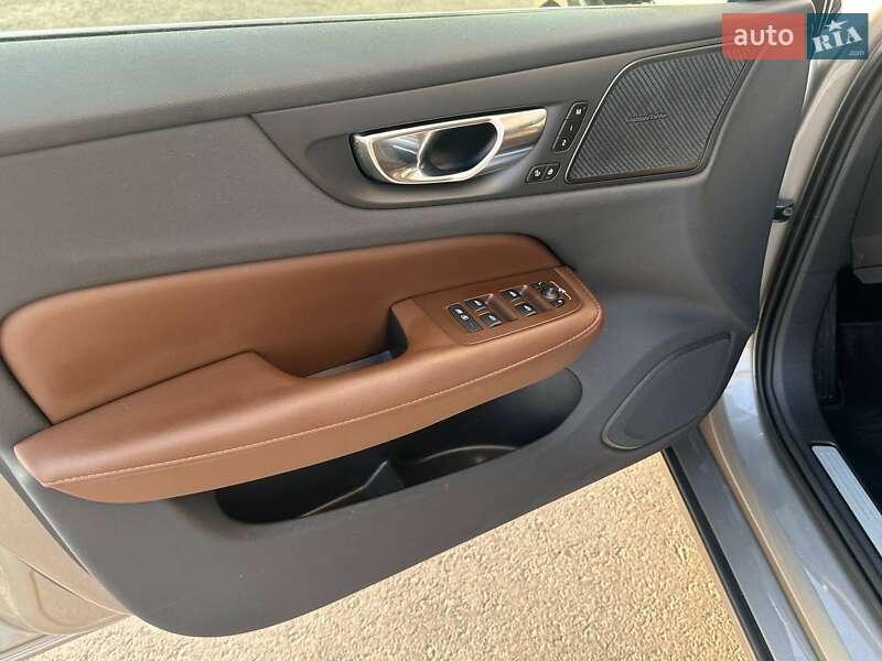 Универсал Volvo V60 2021 в Ровно
