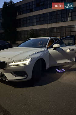 Универсал Volvo V60 2019 в Киеве