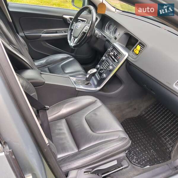 Универсал Volvo V60 2012 в Татарове