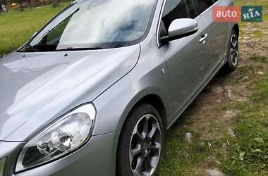 Универсал Volvo V60 2012 в 