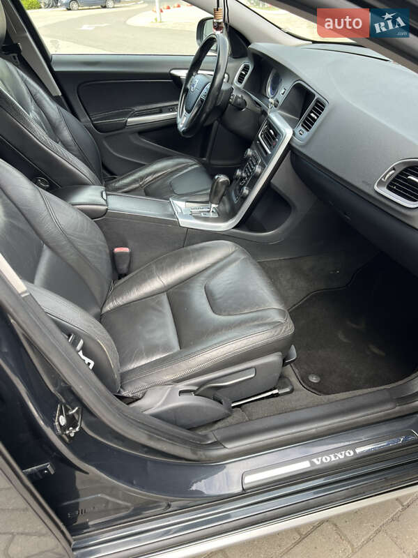 Универсал Volvo V60 2011 в Луцке