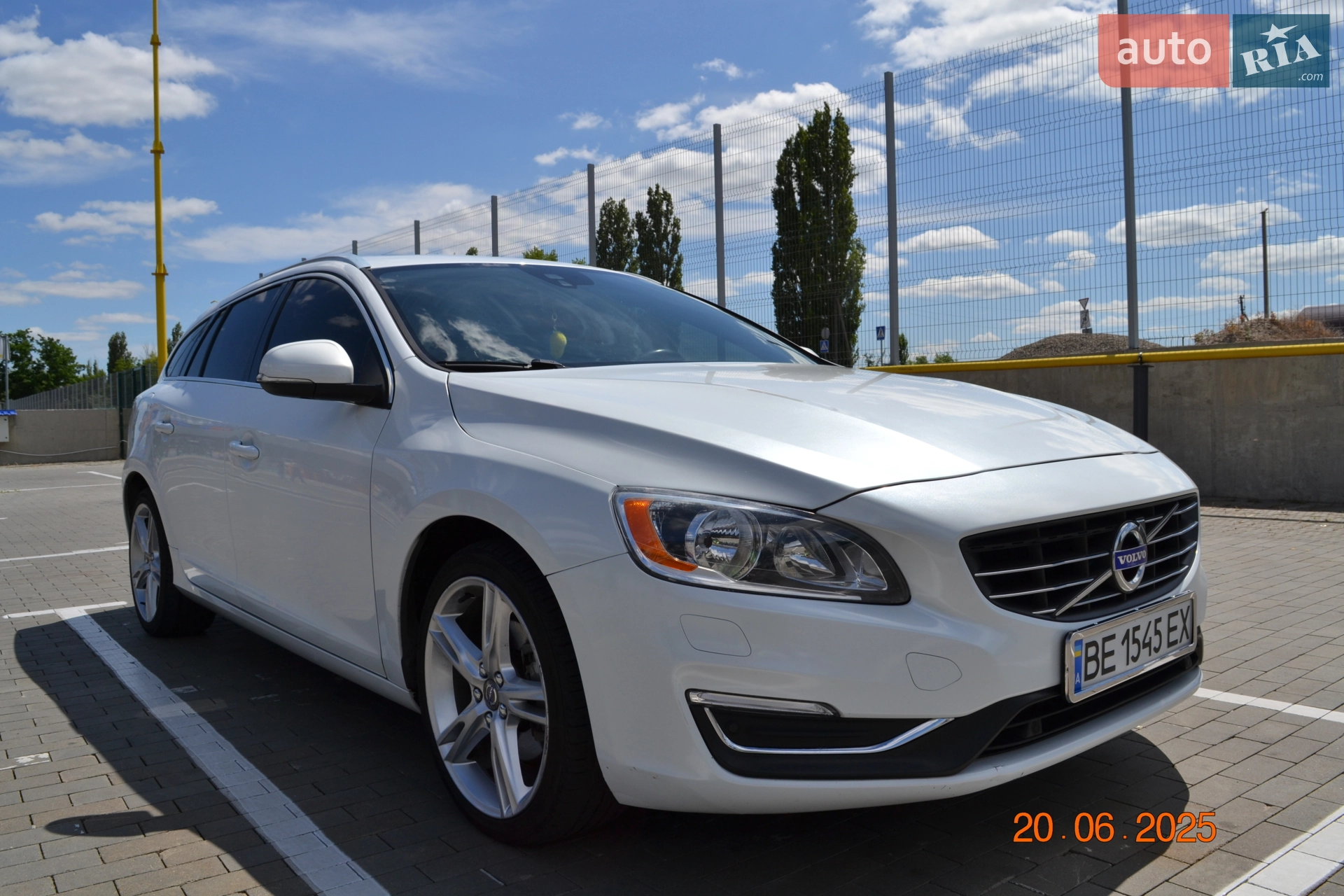 2017 Volvo V60 - фото 1