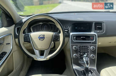 Универсал Volvo V60 2015 в 