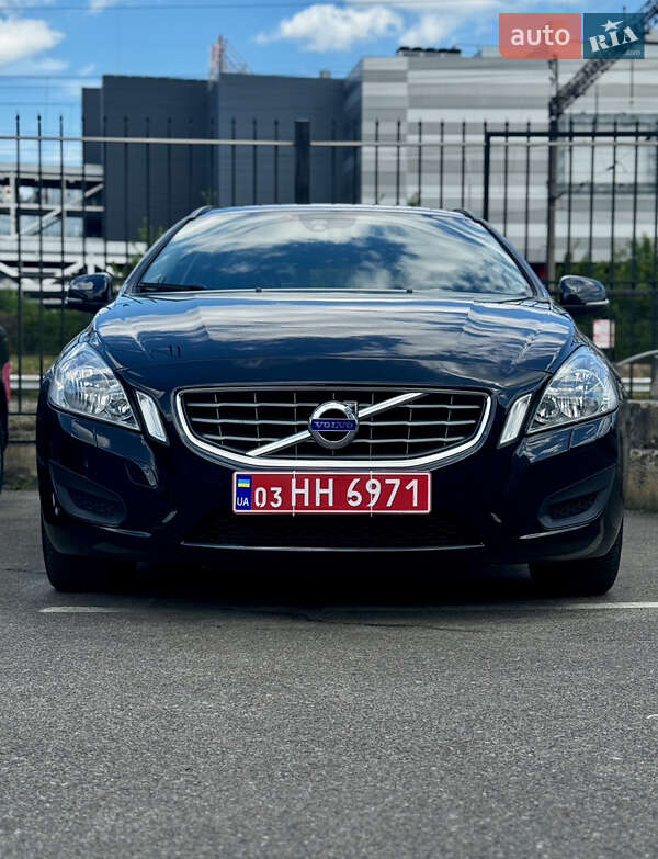 Volvo V60 2011