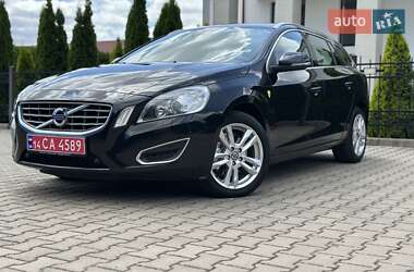 Универсал Volvo V60 2012 в 