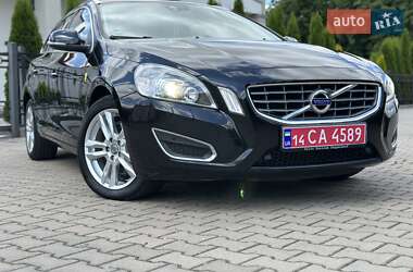 Универсал Volvo V60 2012 в 
