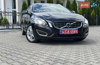 Универсал Volvo V60 2012 в 
