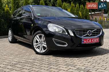 Универсал Volvo V60 2012 в 