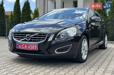 Универсал Volvo V60 2012 в 