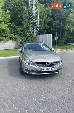 Універсал Volvo V60 2015 в Обухові