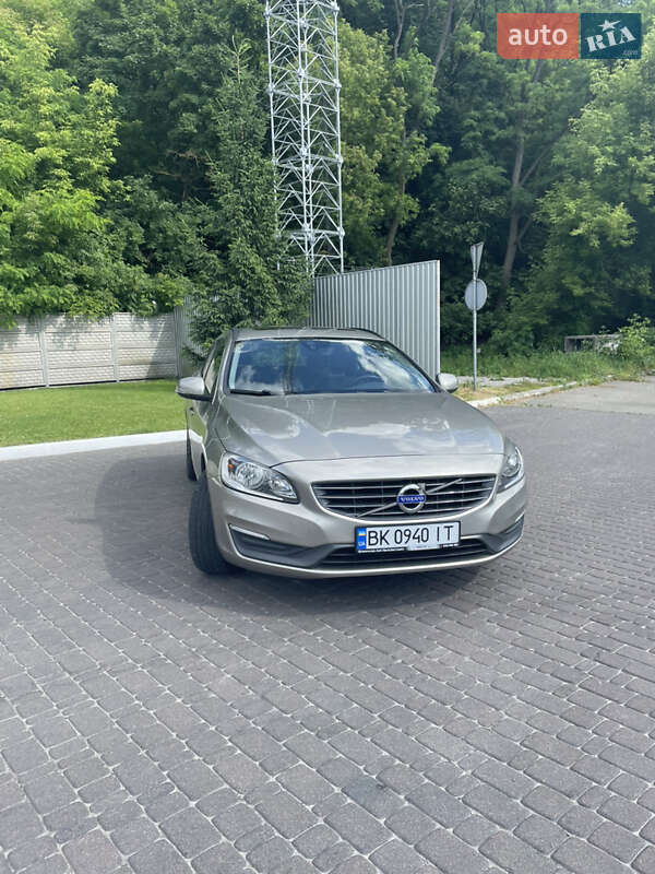 Volvo V60 2015