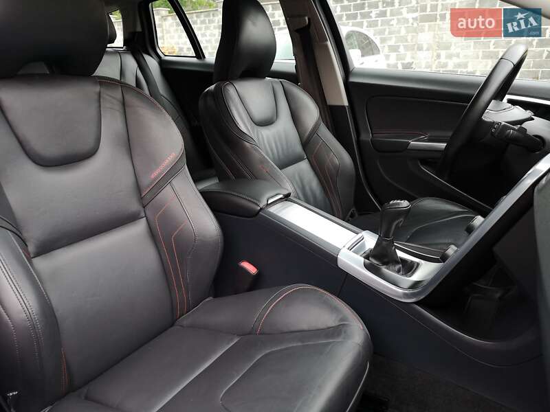 Универсал Volvo V60 2015 в Калуше
