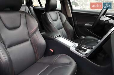 Универсал Volvo V60 2015 в 