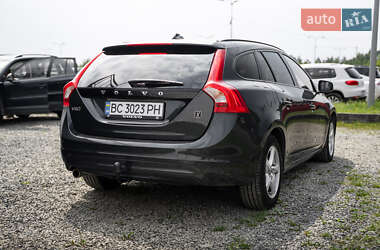 Универсал Volvo V60 2015 в 