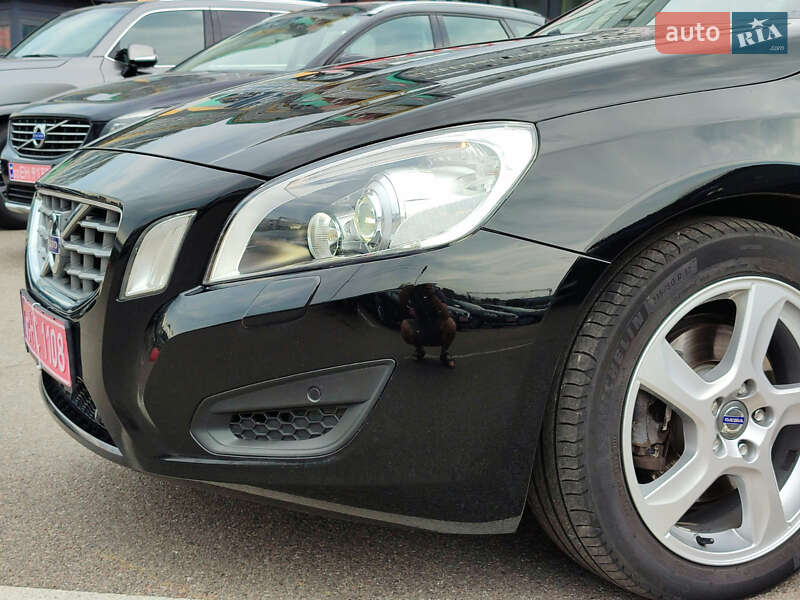 Универсал Volvo V60 2012 в Киеве