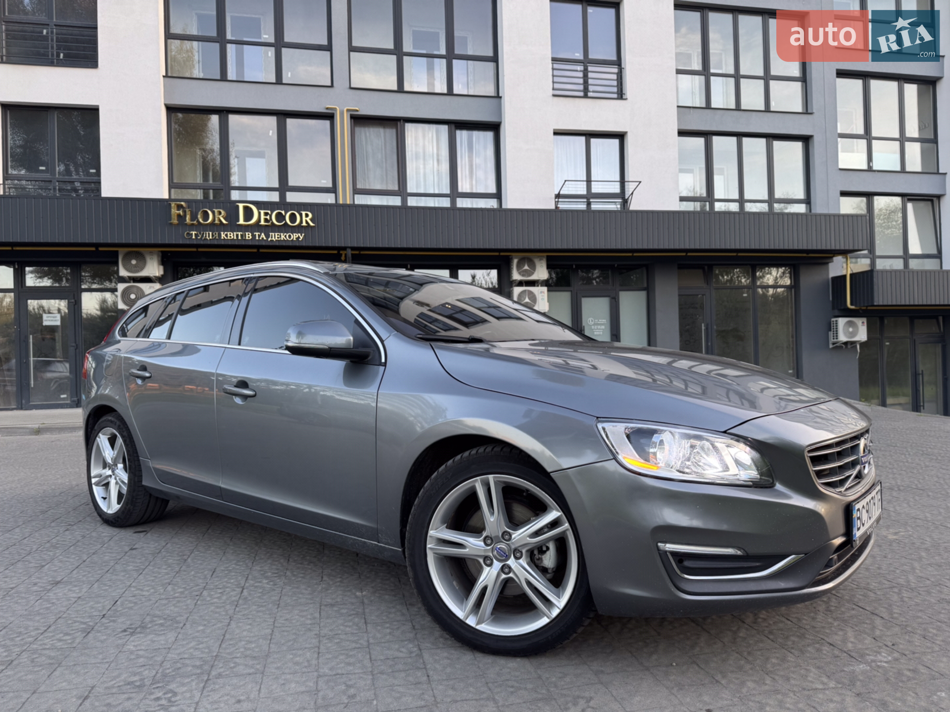 2016 Volvo V60 - фото 1