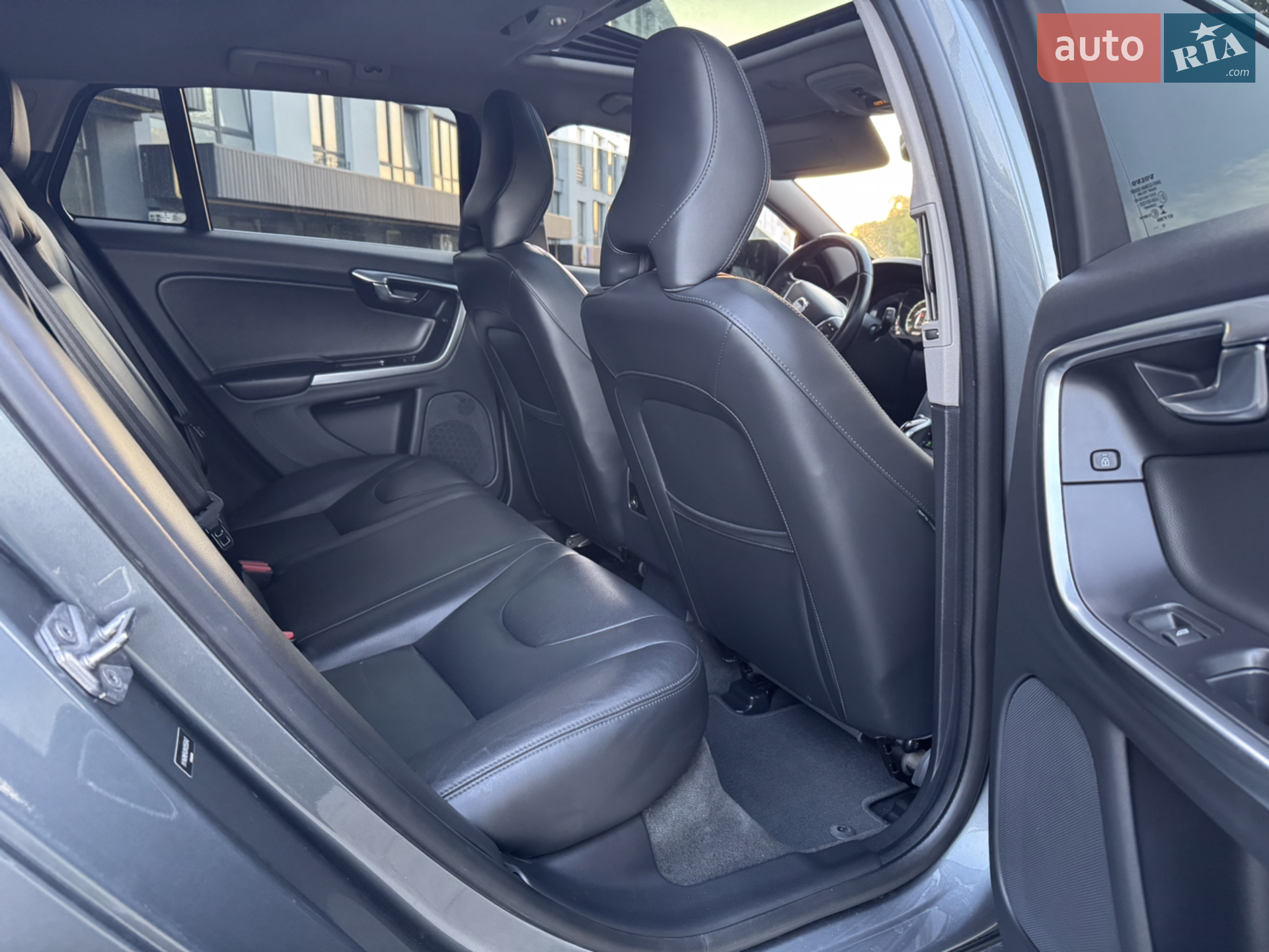 2016 Volvo V60 - мініатюра 9