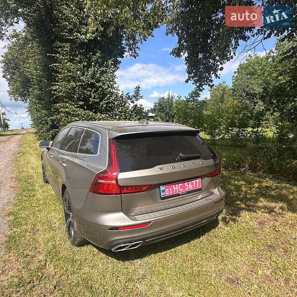 Универсал Volvo V60 2021 в Ровно