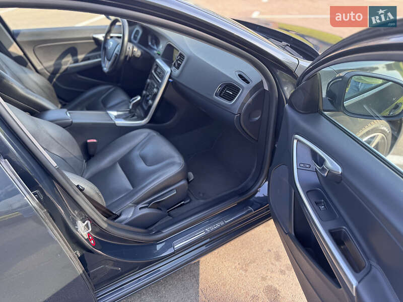 Универсал Volvo V60 2014 в Киеве