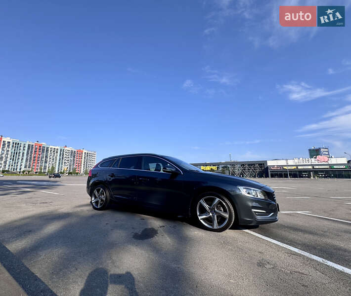 Универсал Volvo V60 2014 в Киеве