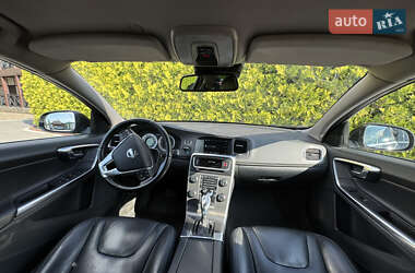 Универсал Volvo V60 2012 в 